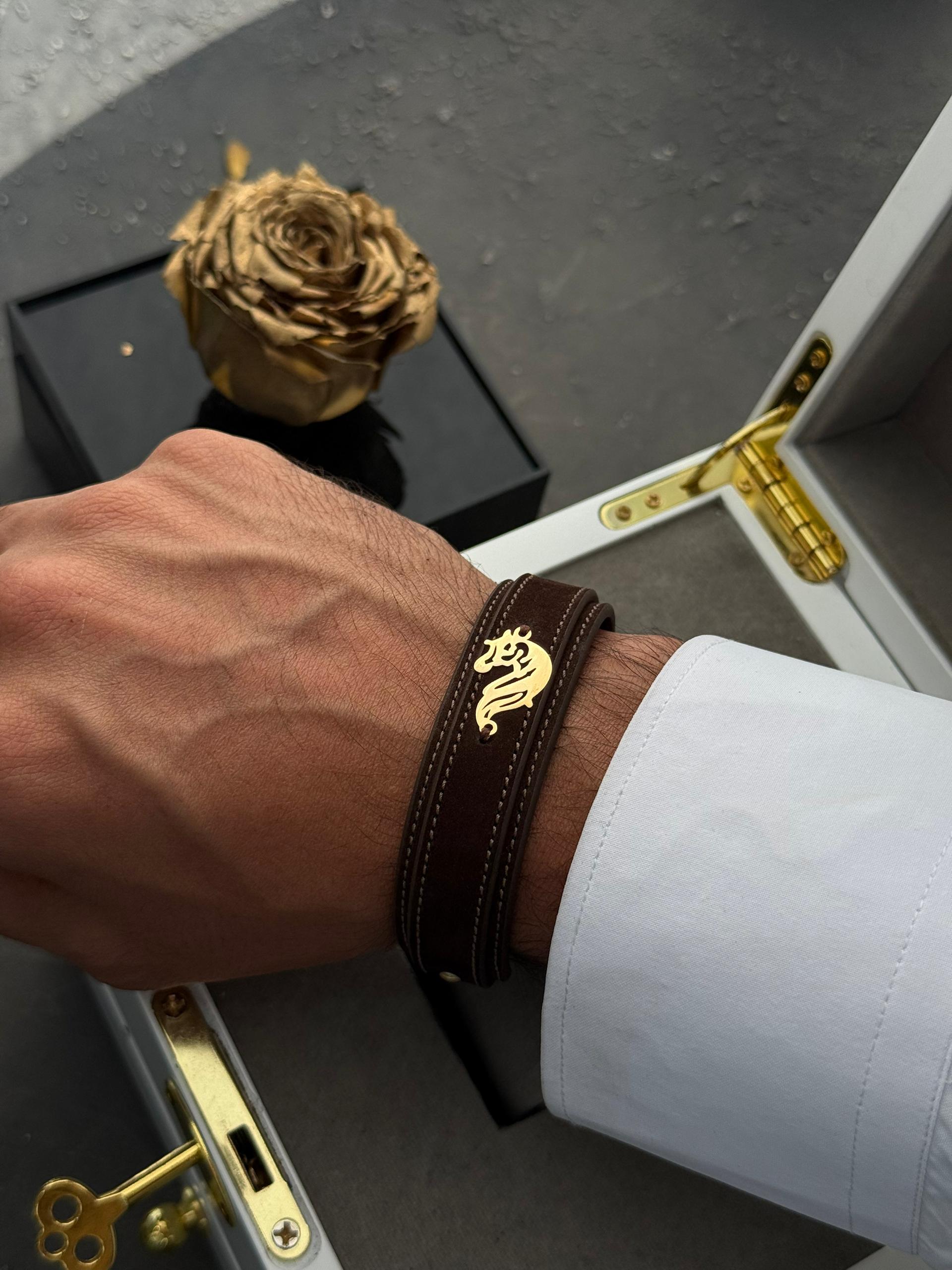 دستبند چرم طرح اسب