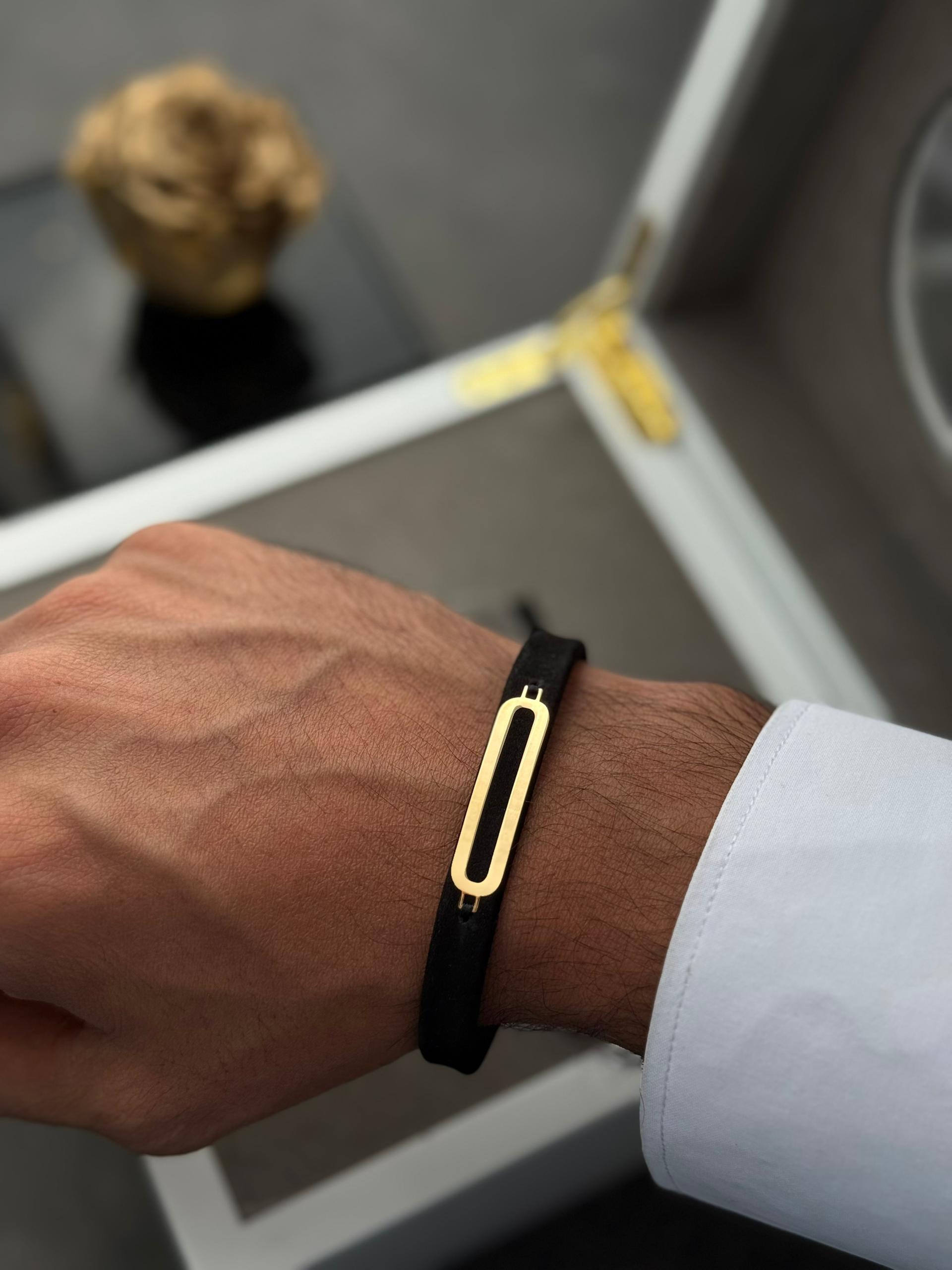 دستبند چرم اسپرت کد d100s