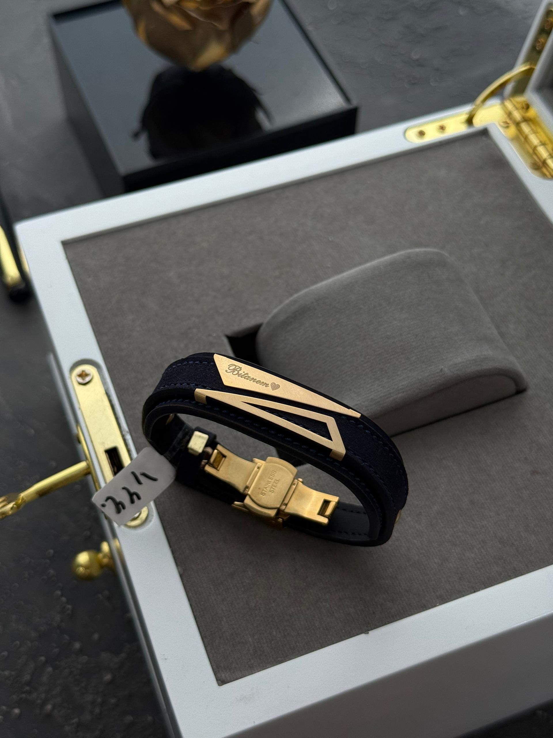 دستبند چرم طرح ریلی دوبل