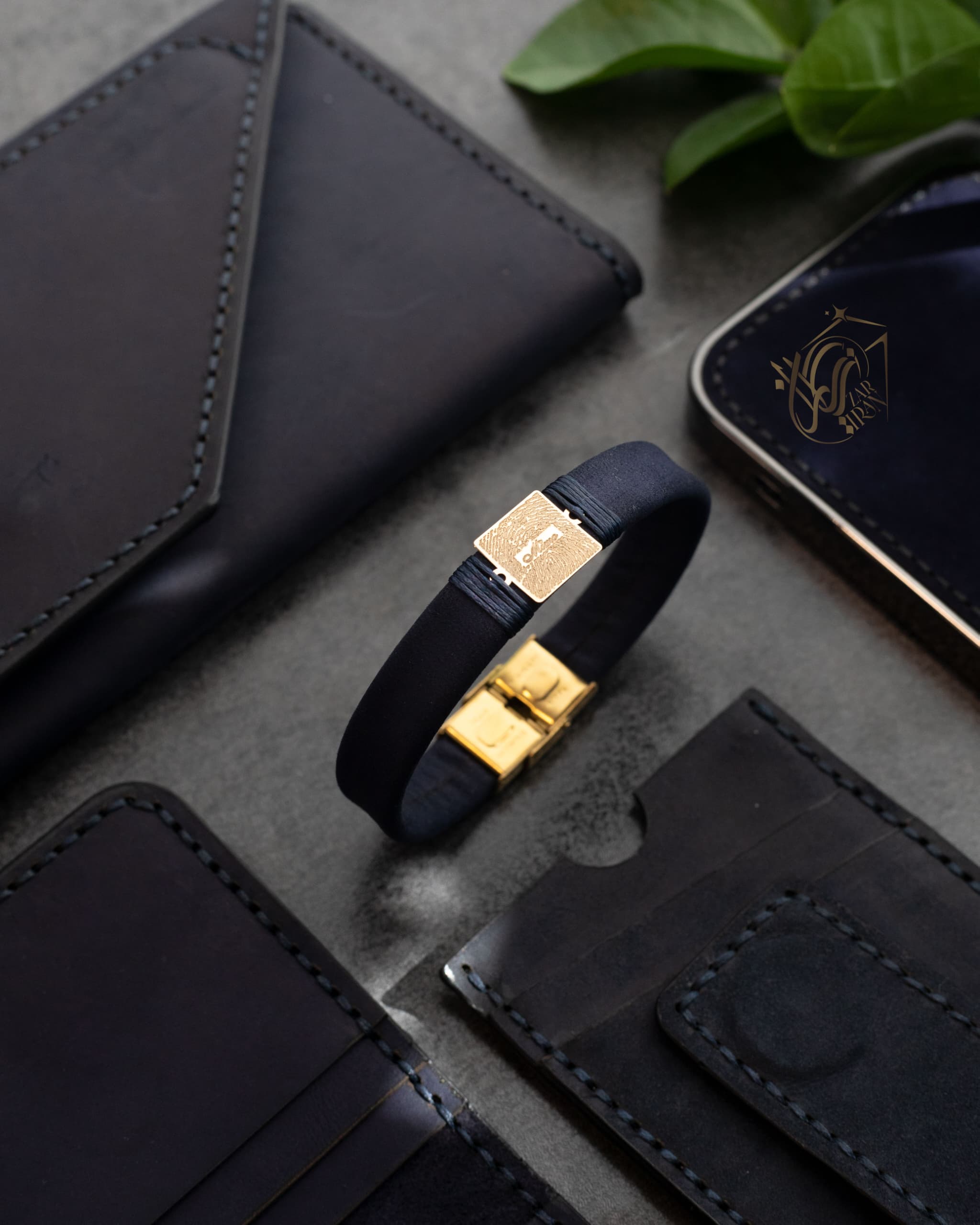 دستبند چرم اثر انگشت