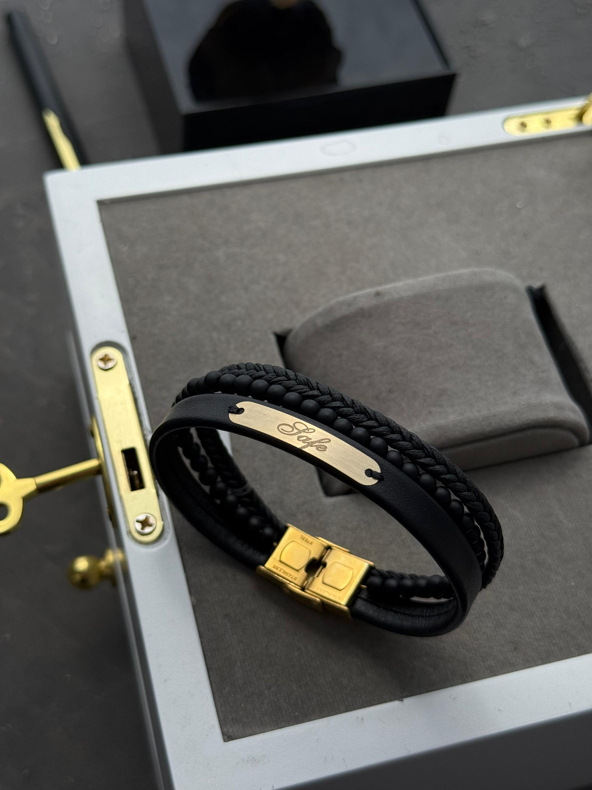 دستبند چرم safe