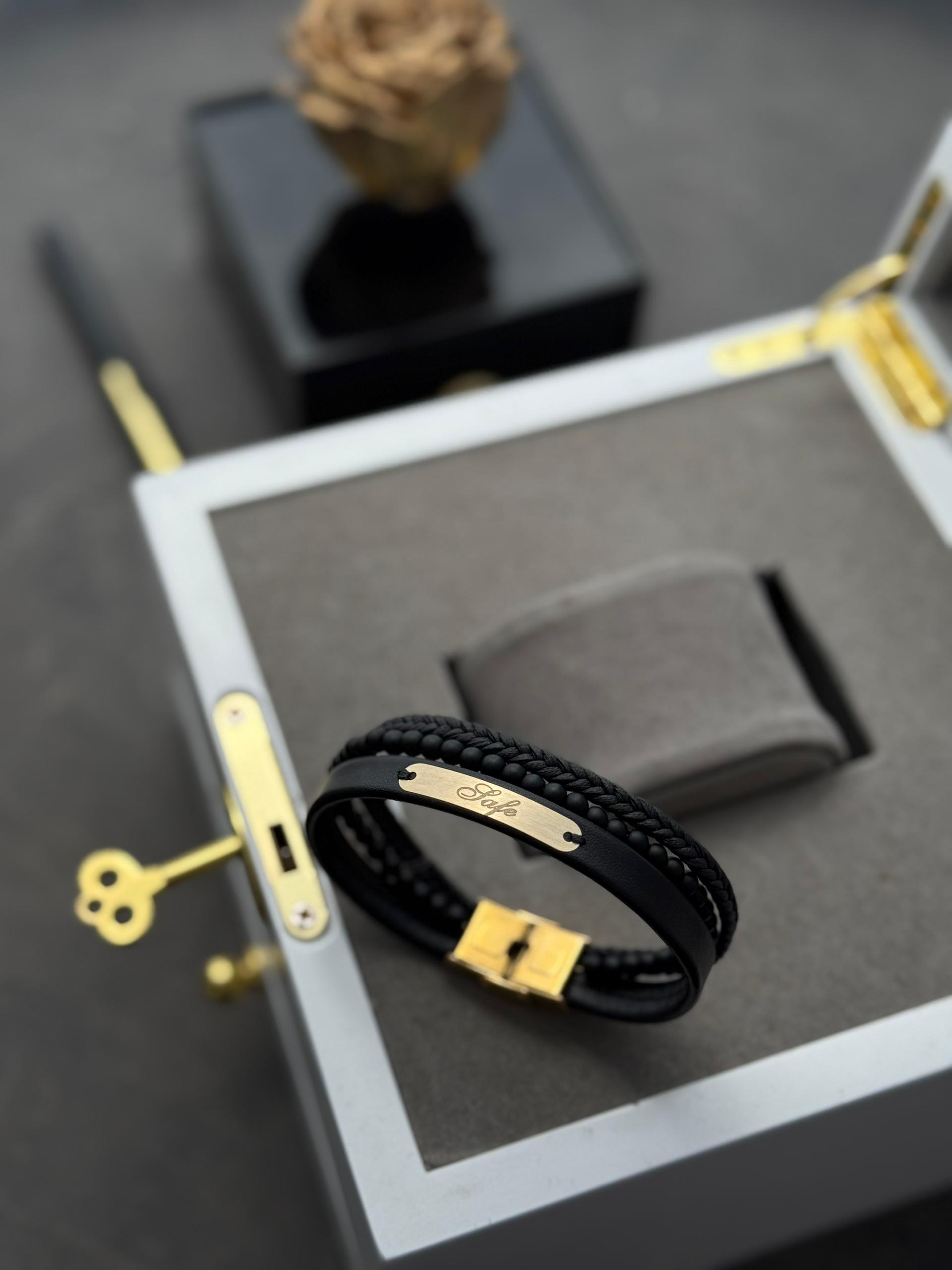 دستبند چرم safe