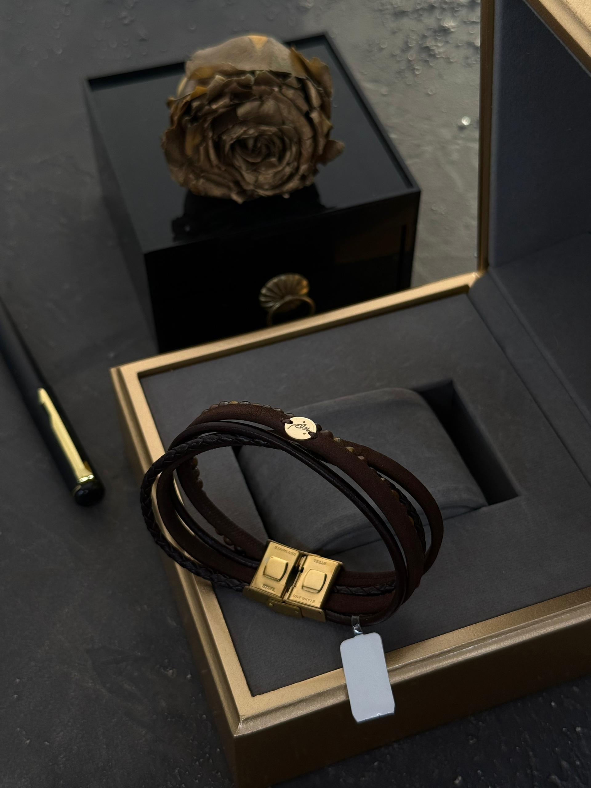 دستبند چرم ضربدری طرح باوانم