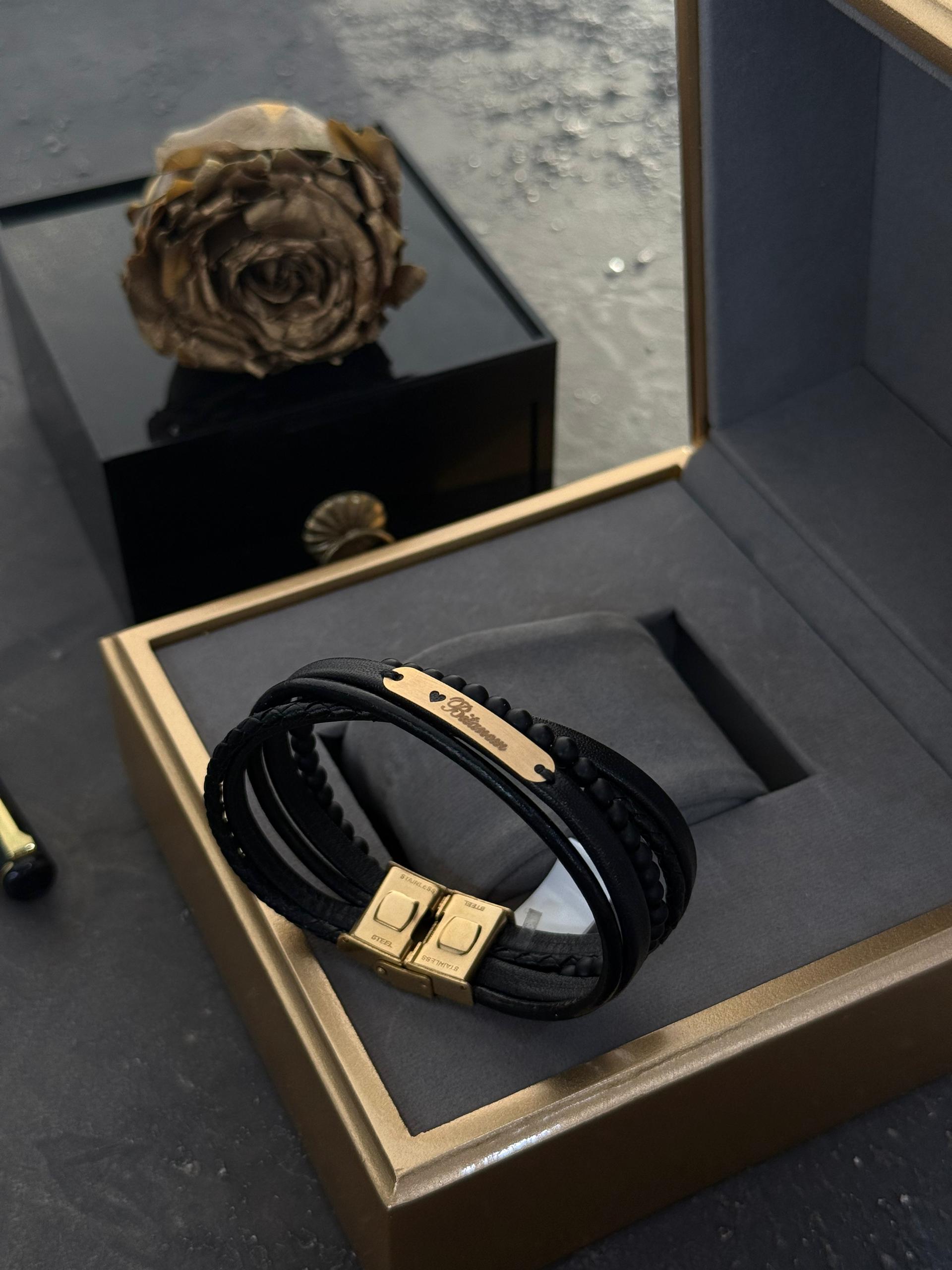 دستبند چرم ضربدری طرح بیتانم