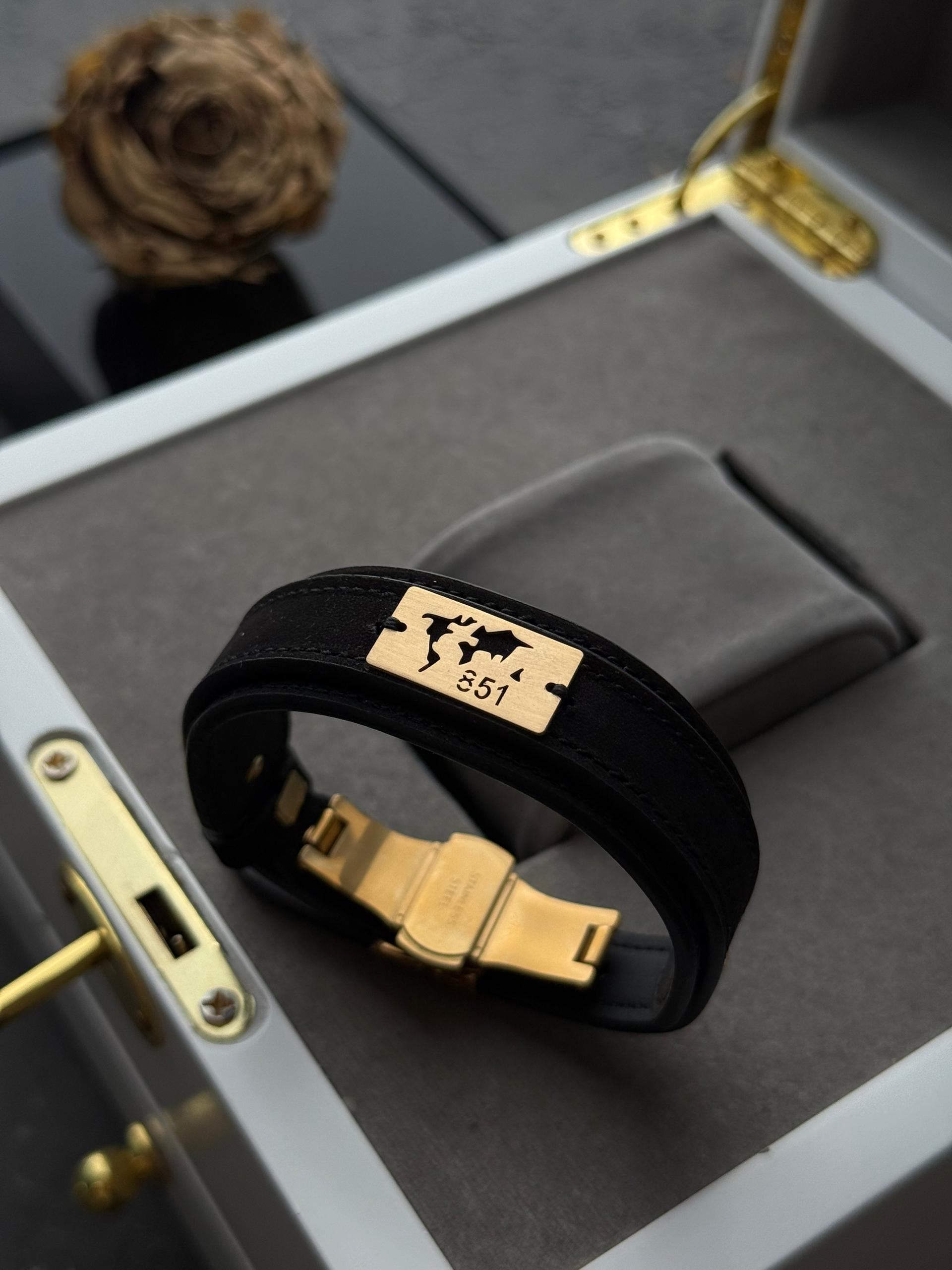 دستبند چرم طرح کره  زمین 851