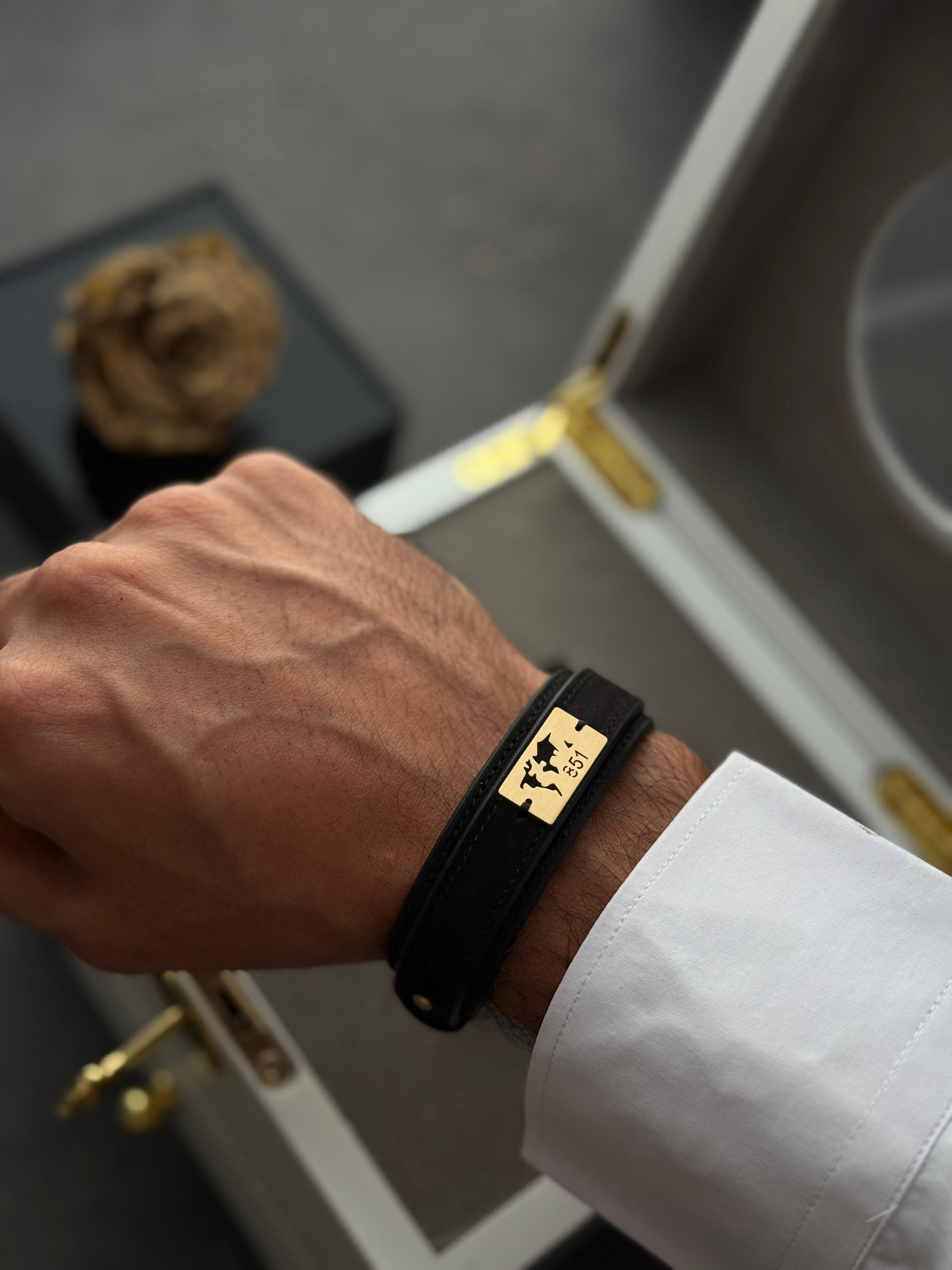 دستبند چرم طرح کره  زمین 851