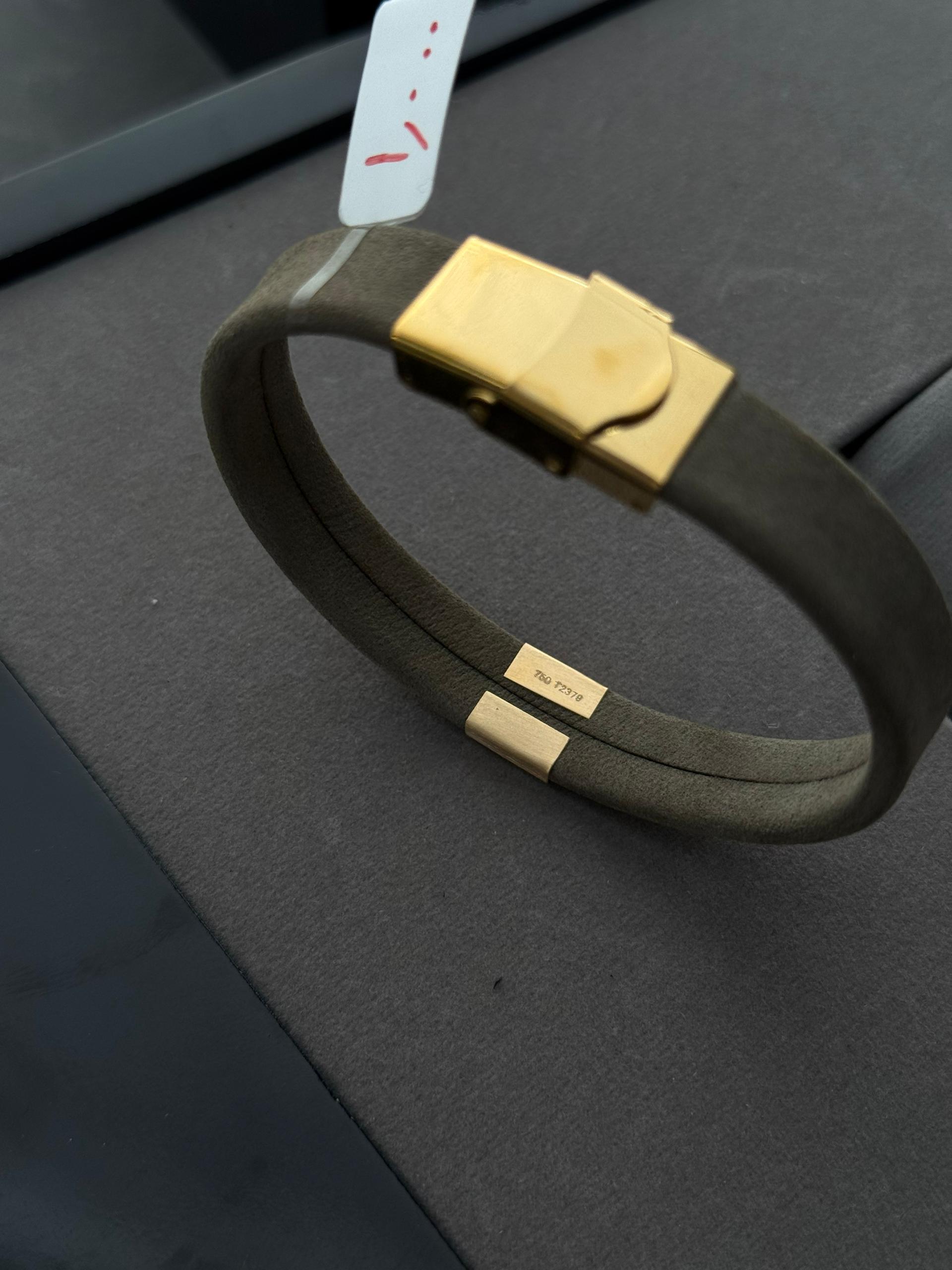 دستبند چرم اسپرت never give up 