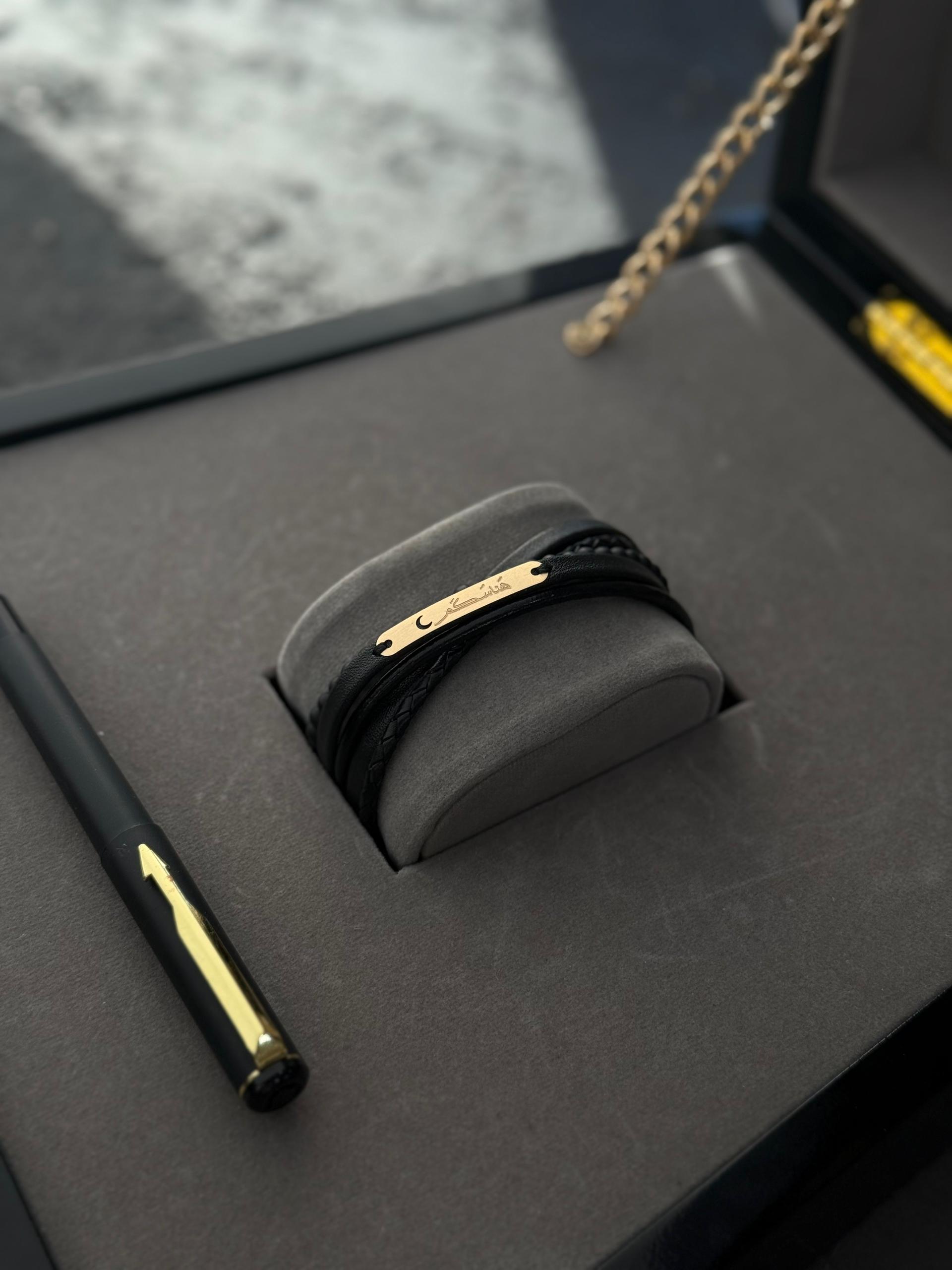 دستبند چرم هناسکم