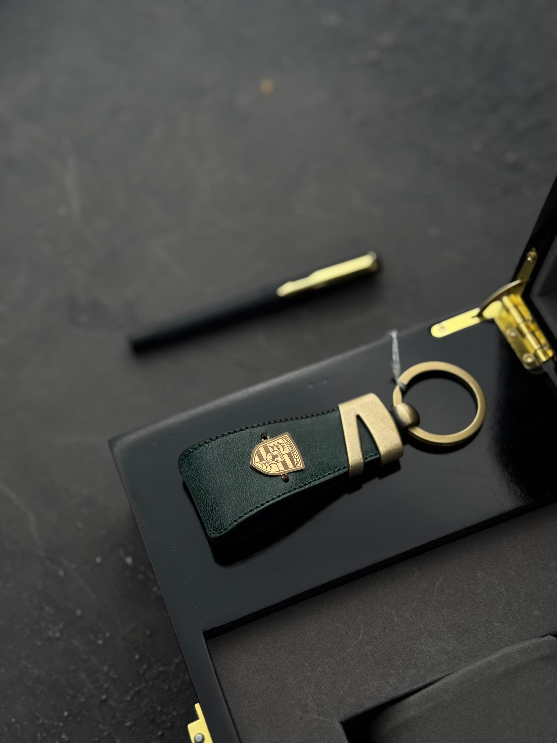 جاسوییچی طلا لوگو پورشه