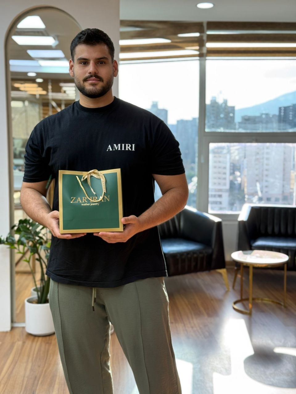 خرید حضوری گالری زر ایران